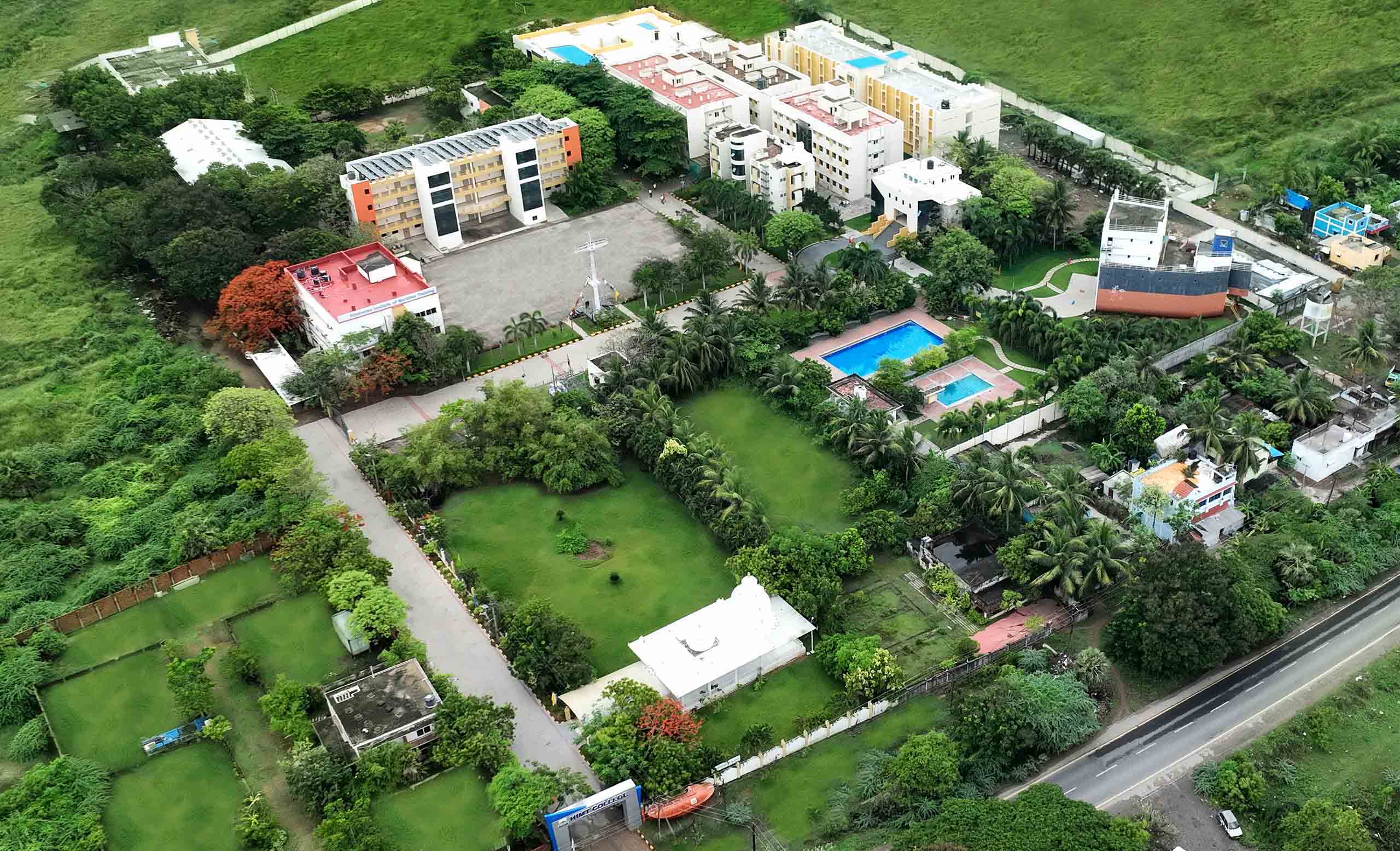 HIMT COLLEGE